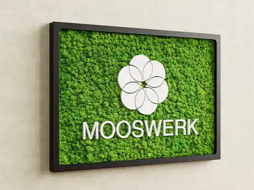 Moosbild mit Logo